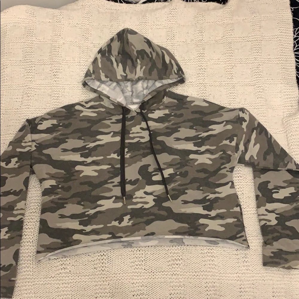 Urban planet Camo crop hoodie